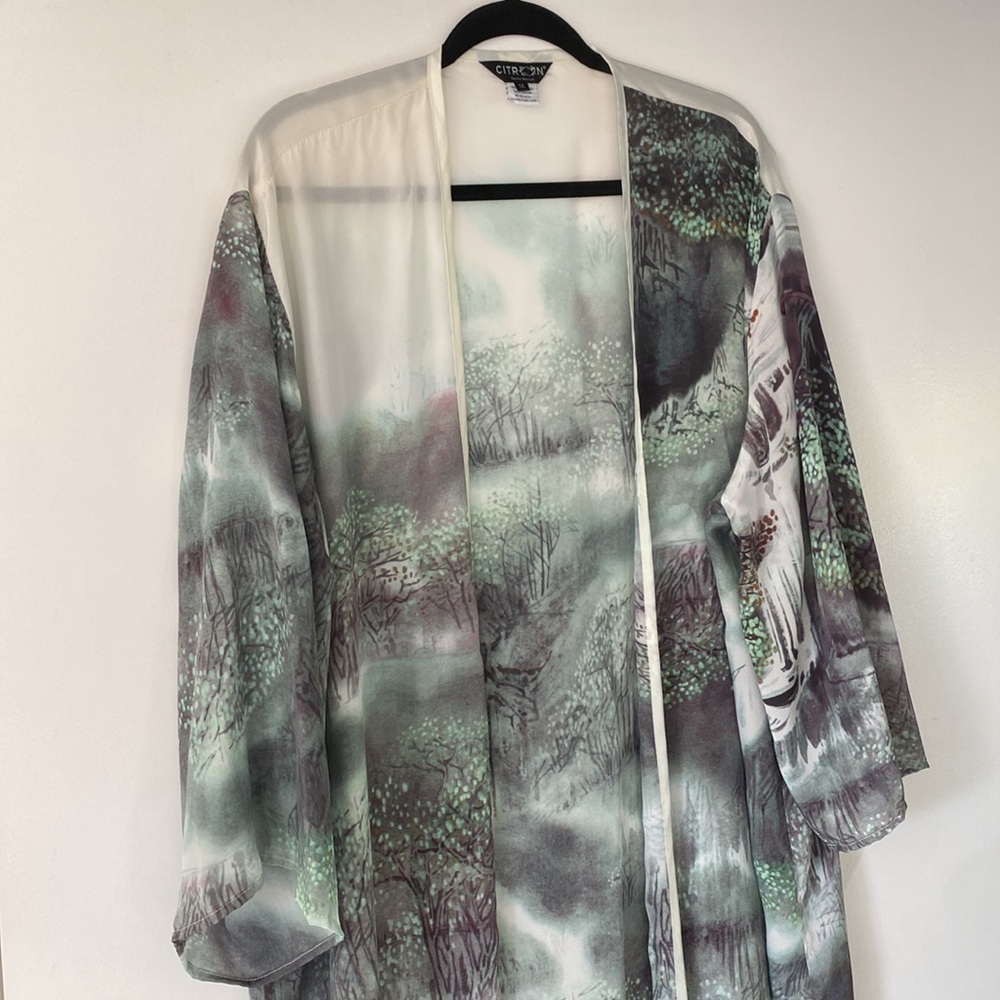 Citron Collection, 100% silk extra large women's kimono.